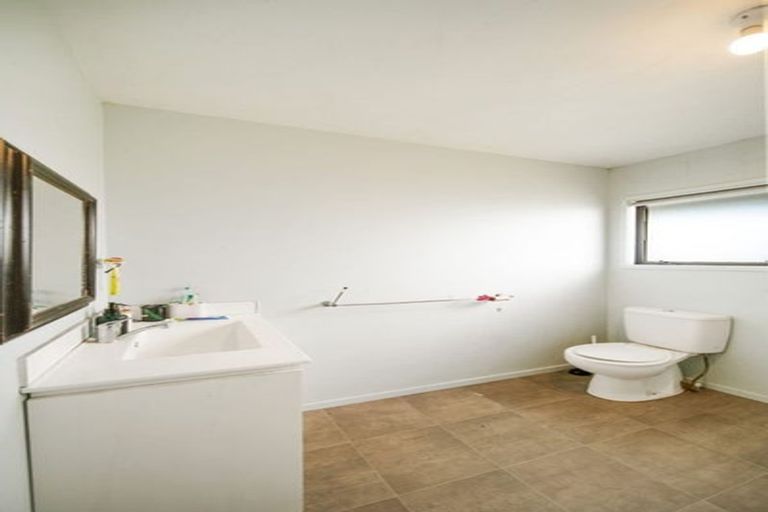 Photo of property in 4/35 Trimdon Street, Randwick Park, Auckland, 2105