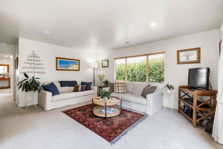 Photo of property in 67 Rototuna Road, Rototuna, Hamilton, 3210