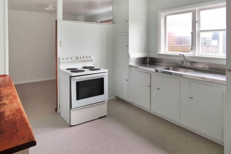 Photo of property in 9 Eldon Grove, Taita, Lower Hutt, 5019