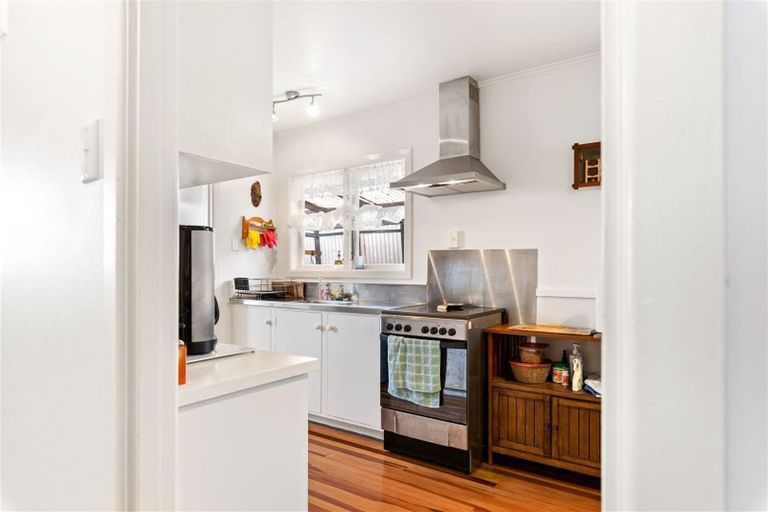 Photo of property in 51a Vodanovich Road, Te Atatu South, Auckland, 0610