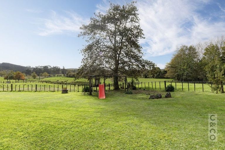 Photo of property in 293 Ararimu Valley Road, Helensville, Waimauku, 0882