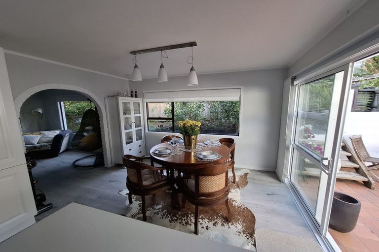 Photo of property in 1/64 Carlisle Road, Browns Bay, Auckland, 0630