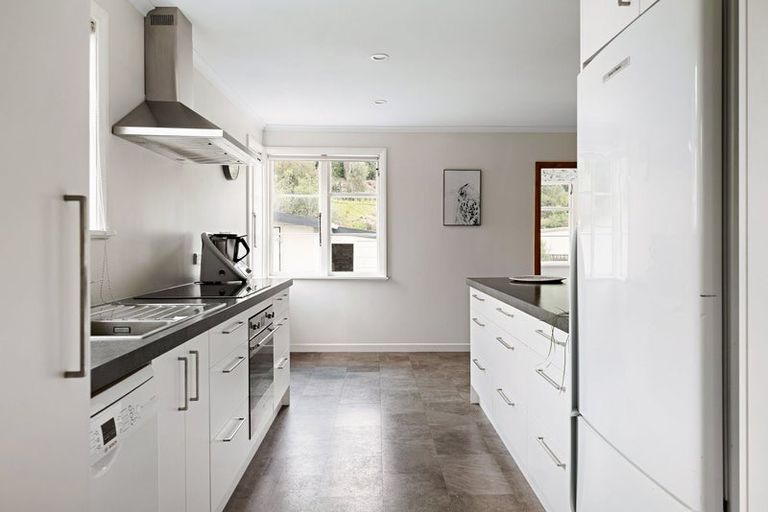 Photo of property in 124 Tipahi Street, Nelson South, Nelson, 7010