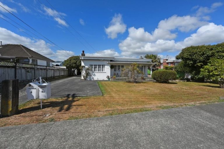 Photo of property in 4/4a Oak Street, Ebdentown, Upper Hutt, 5018