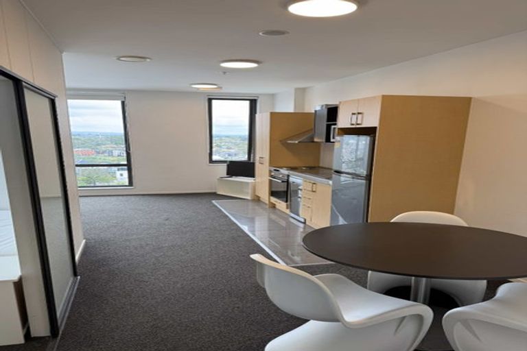 Photo of property in Twin Towers, 1013/17 Putney Way, Manukau, Auckland, 2104