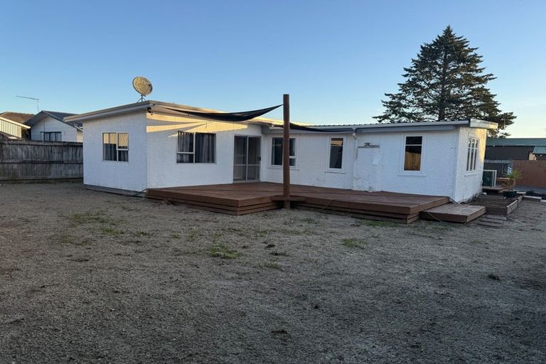 Photo of property in 5 Oak Avenue, Nawton, Hamilton, 3200