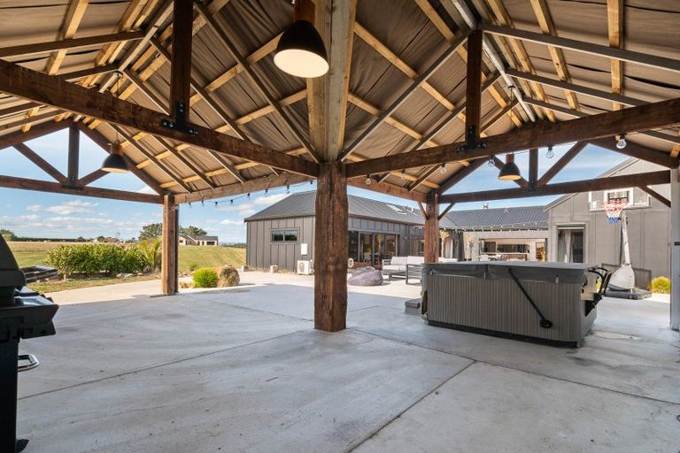 Photo of property in 137 Mchardie Road, Bulls, 4894