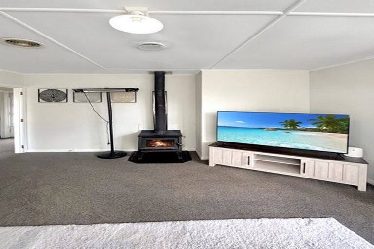 Photo of property in 43 Tennyson Street, Dannevirke, 4930