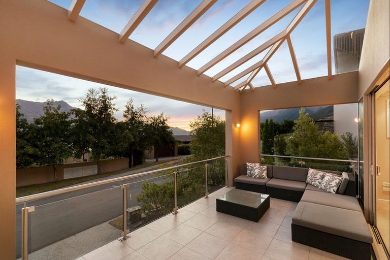 Photo of property in 10b Vancouver Drive, Queenstown, 9300