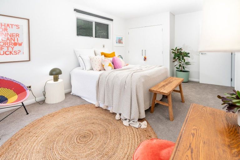 Photo of property in 21 Kopiko Way, Brooklyn, Wellington, 6021