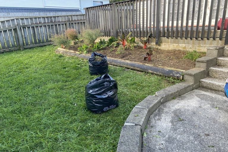 Photo of property in 1/158 Newlands Road, Newlands, Wellington, 6037