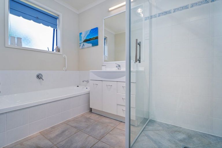 Photo of property in 16 Cobham Lane, Whitianga, 3510