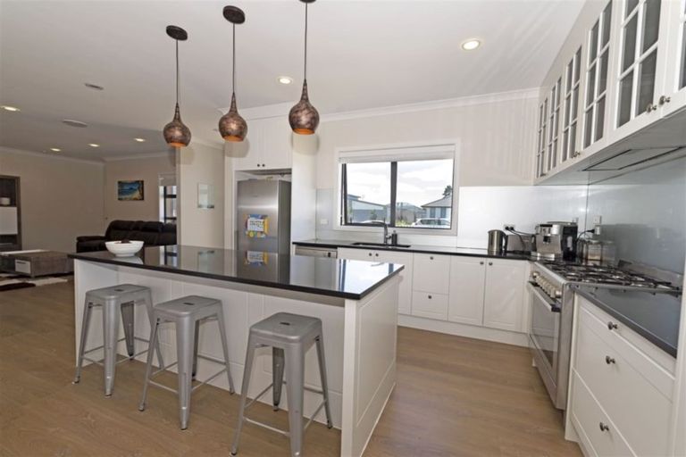 Photo of property in 20 Kuawa Drive, Kumeu, 0810