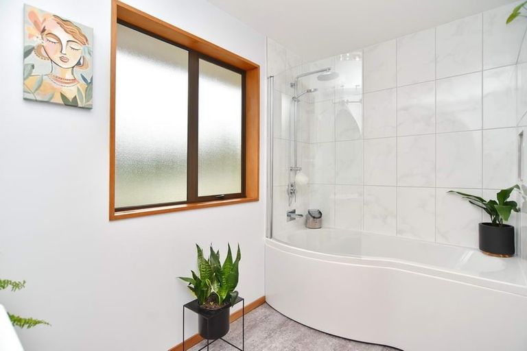 Photo of property in 6 Cedar Place, Amberley, 7410