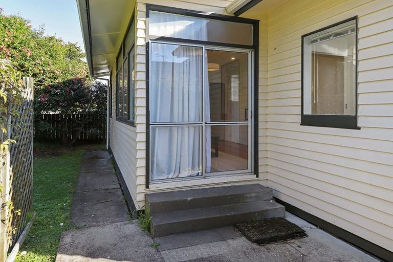 Photo of property in 5 Aorangi Road, Paraparaumu, 5032