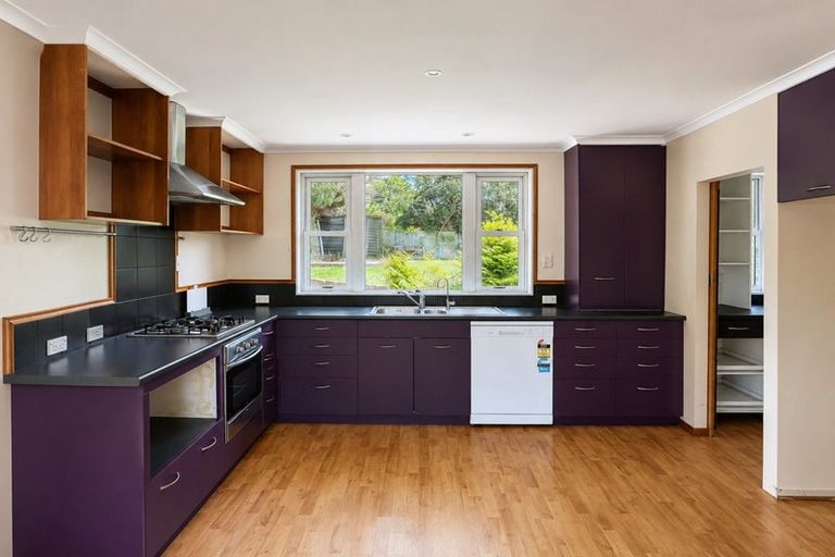 Photo of property in 6 Whakawhiti Street, Marfell, New Plymouth, 4310