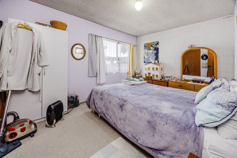 Photo of property in 2/29 Trentham Road, Papakura, 2110