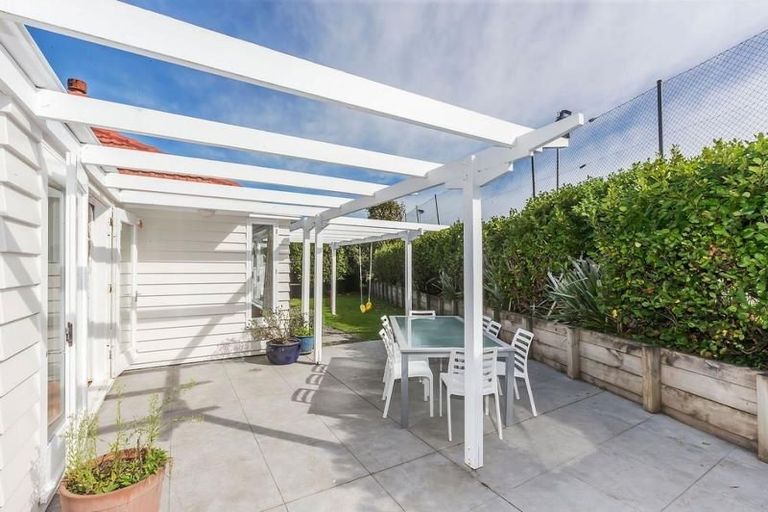 Photo of property in 45 Delhi Crescent, Khandallah, Wellington, 6035