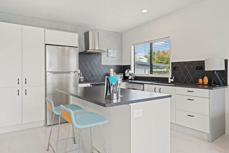 Photo of property in 120a Awaruku Road, Torbay, Auckland, 0630