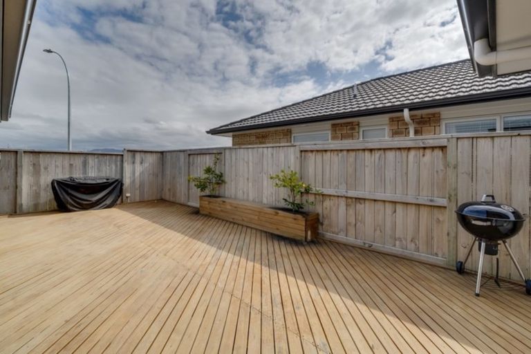 Photo of property in 19 Ponga Place, Papamoa Beach, Papamoa, 3118