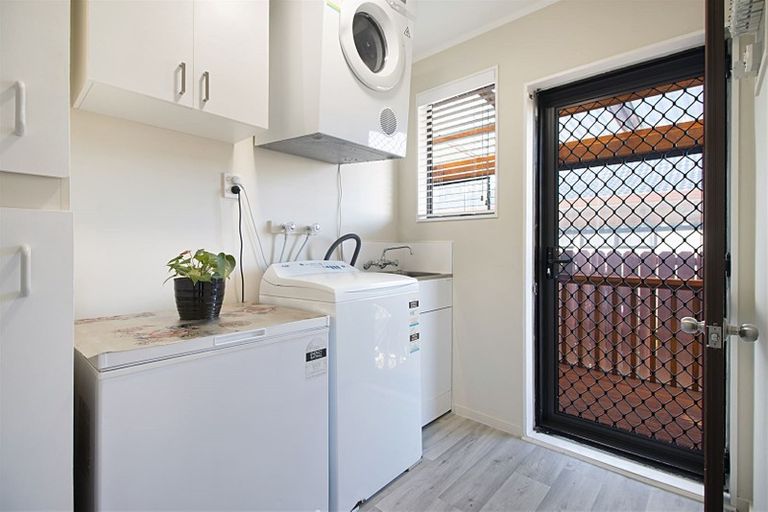 Photo of property in 1/229 Waitemata Drive, Ranui, Auckland, 0612