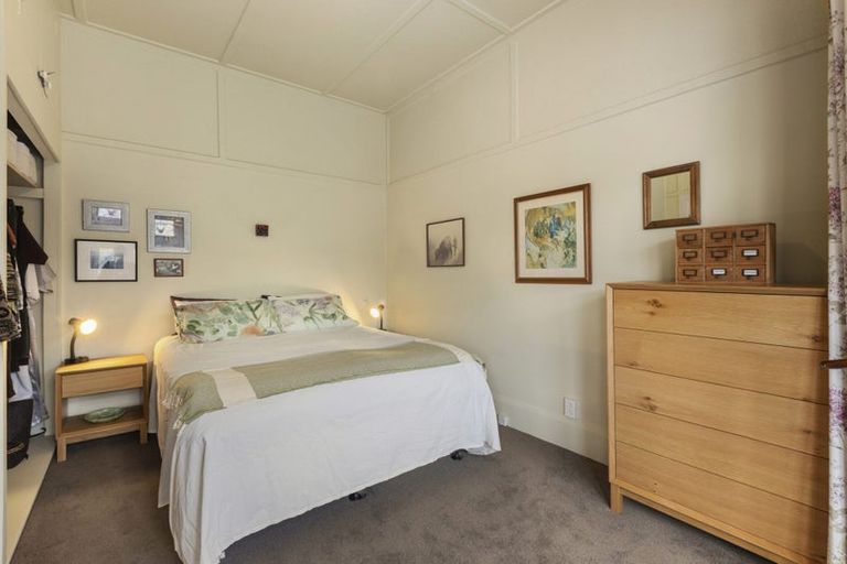 Photo of property in 33 Mckinley Crescent, Brooklyn, Wellington, 6021