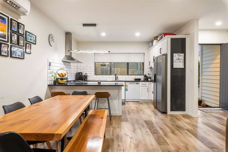 Photo of property in 15a Reynella Drive, Massey, Auckland, 0614