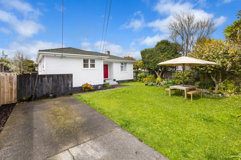 Photo of property in 6 Tui Grove, Elderslea, Upper Hutt, 5018