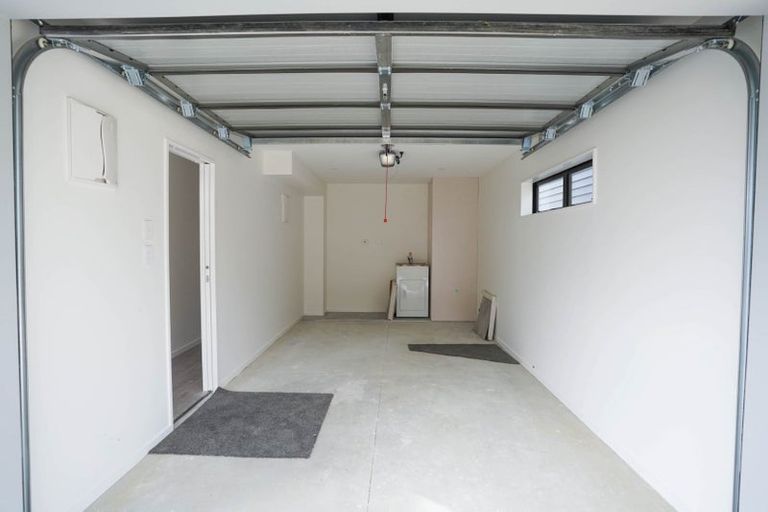 Photo of property in 7/19 Kingdale Road, Henderson, Auckland, 0610