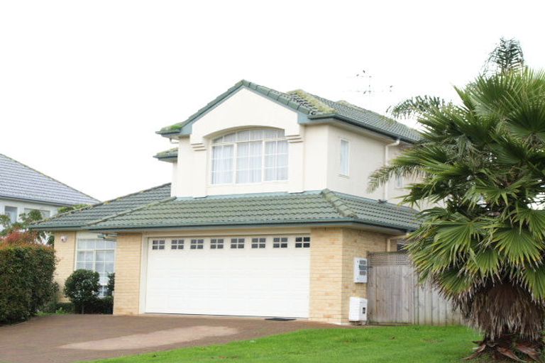 Photo of property in 39 Corta Bella Place, Golflands, Auckland, 2013