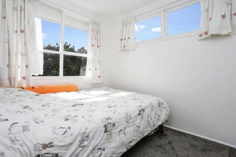Photo of property in 1/3 De Thiery Place, Pakuranga Heights, Auckland, 2010