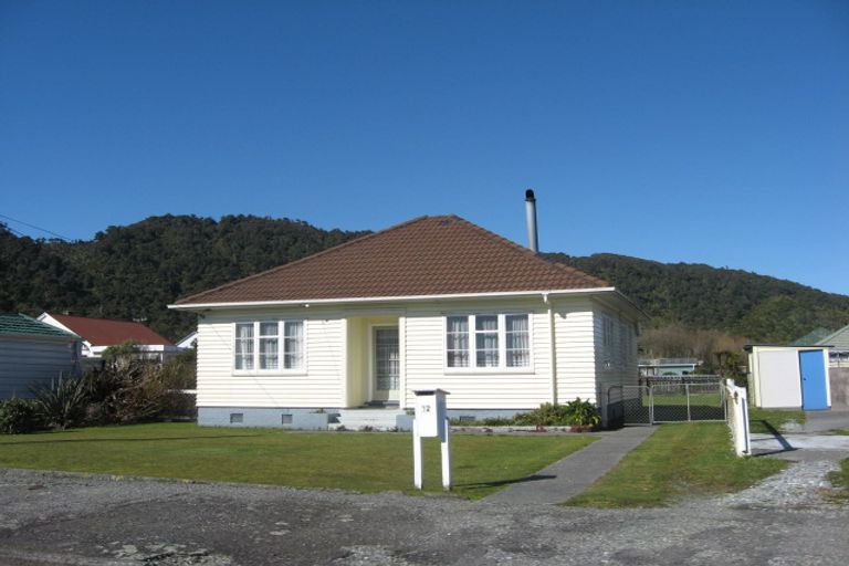 Photo of property in 12 Lynch Street, Cobden, Greymouth, 7802