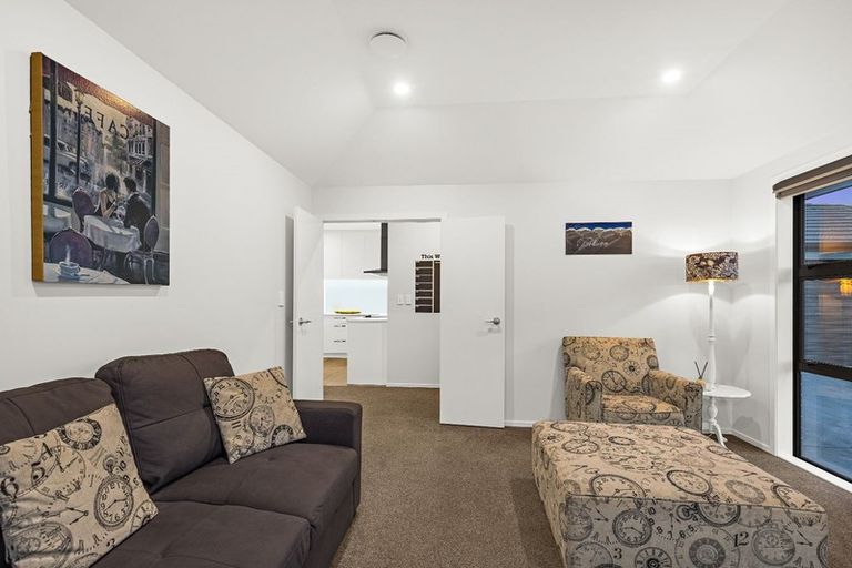 Photo of property in 15 Gemscott Crescent, Huapai, Kumeu, 0810