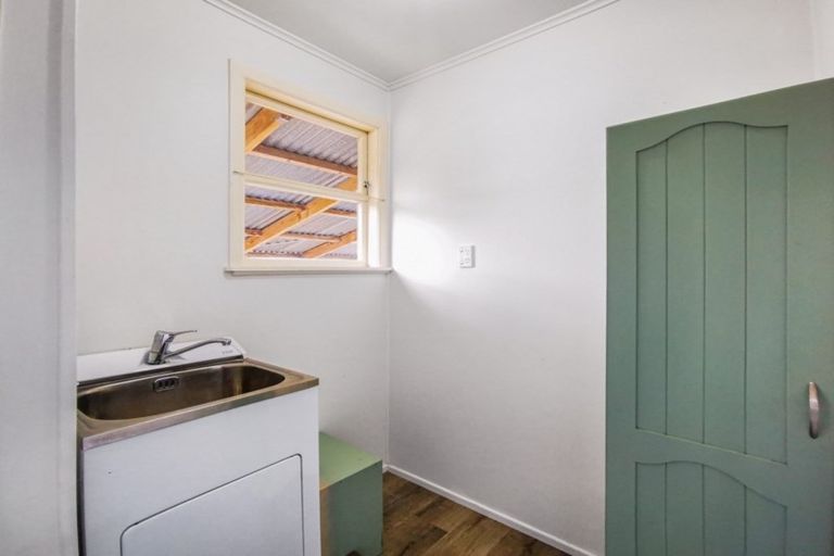 Photo of property in 21 Mcquarrie Avenue, Wattle Downs, Auckland, 2103