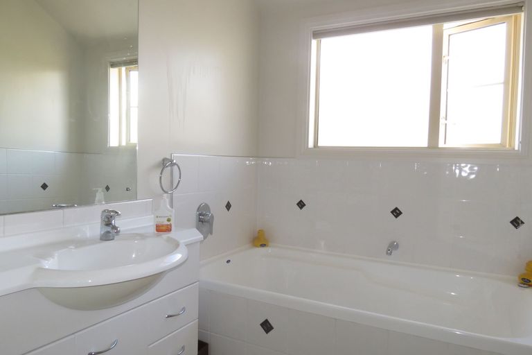 Photo of property in 22 Waenga Drive, Cromwell, 9310