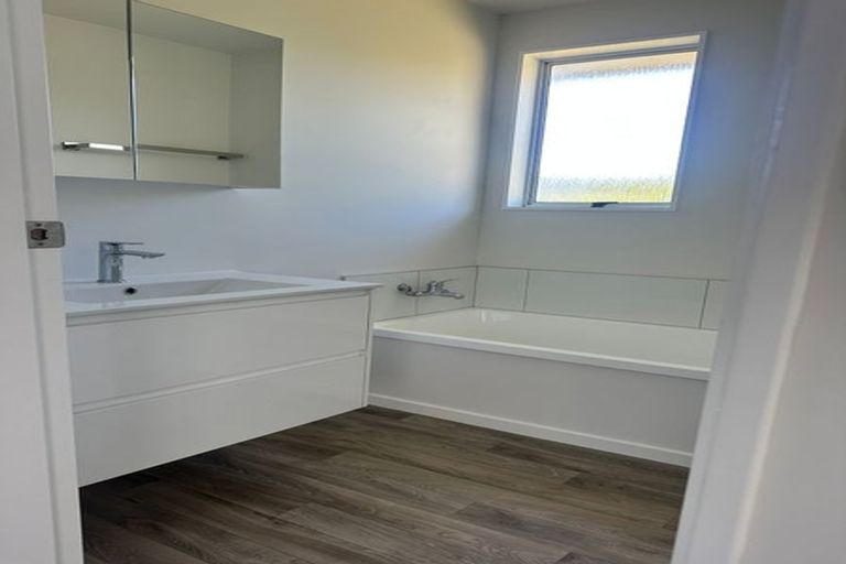 Photo of property in 5 Ilam Grove, Kelson, Lower Hutt, 5010