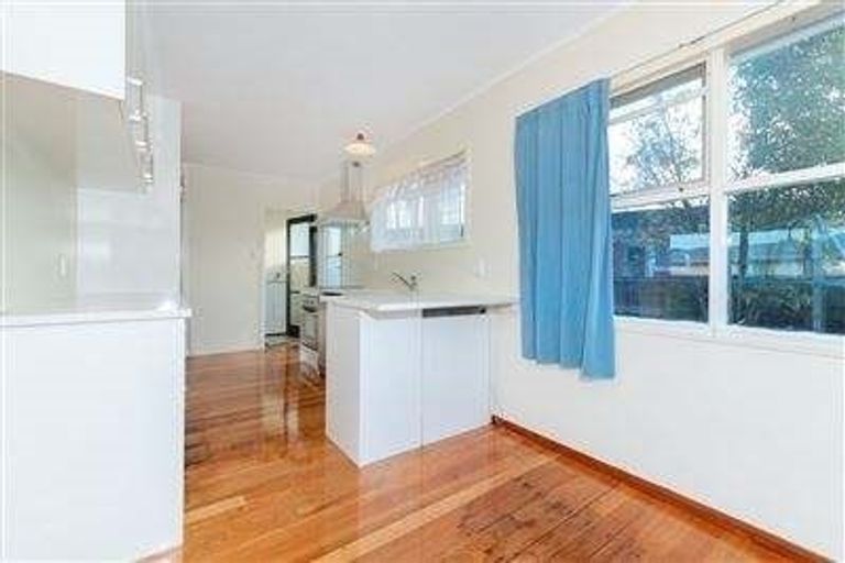 Photo of property in 39 Harrington Road, Henderson, Auckland, 0610