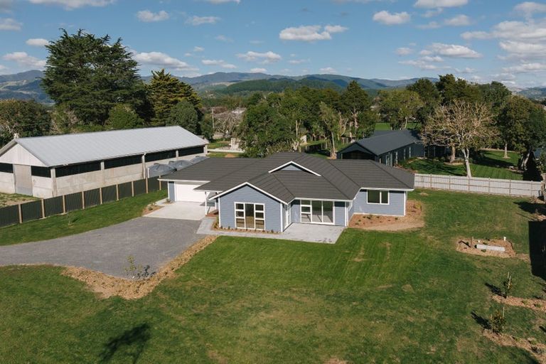 Photo of property in 9 Railway Terrace, Ohau, 5570