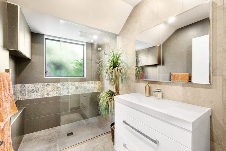 Photo of property in 22a Crosdale Place, Burnside, Christchurch, 8042