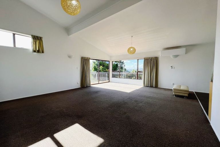 Photo of property in 23 Calman Place, Chatswood, Auckland, 0626