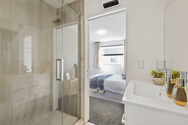 Photo of property in 2/40 Brockworth Place, Riccarton, Christchurch, 8011