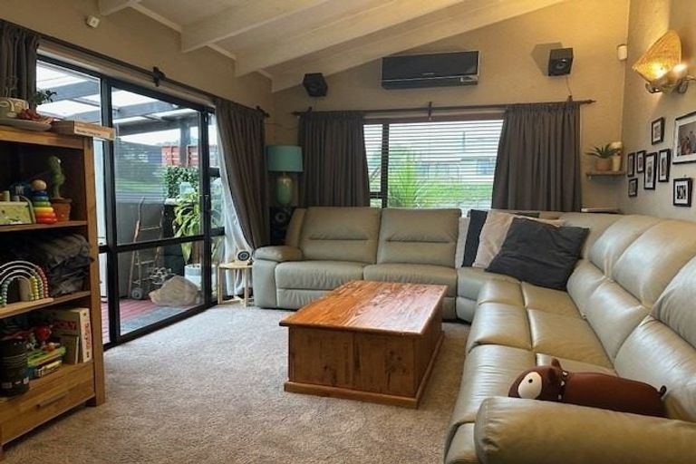 Photo of property in 52 Cumberland Crescent, Welcome Bay, Tauranga, 3112