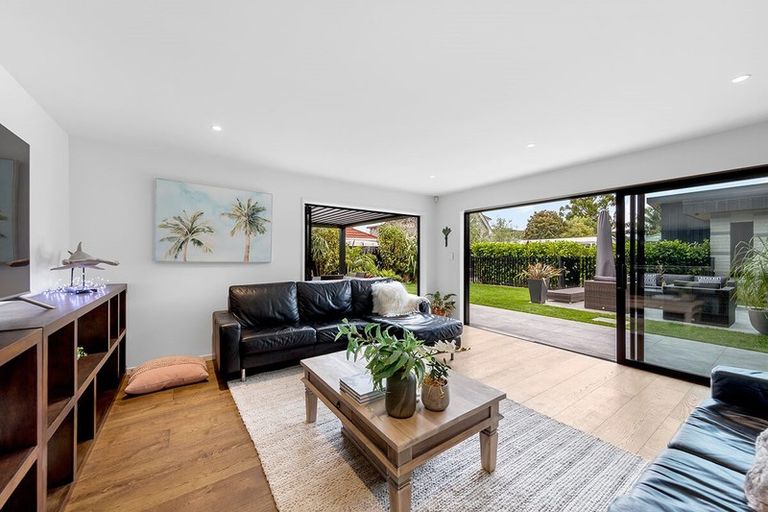 Photo of property in 23a Harbour View Road, Point Chevalier, Auckland, 1022