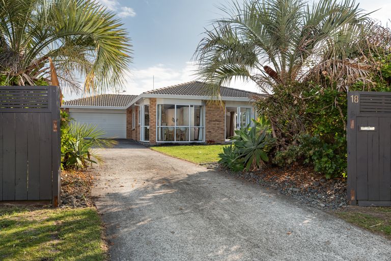 Photo of property in 18 Ocean Crest, Papamoa Beach, Papamoa, 3118