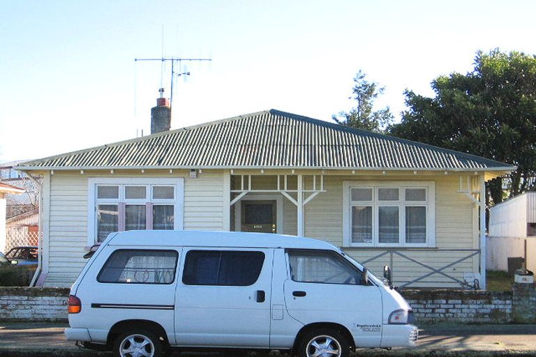 Photo of property in 19 Edgeware Road, Palmerston North, 4410
