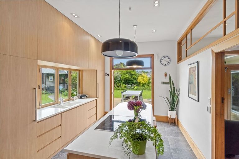 Photo of property in 53 Beckford Road, Saint Martins, Christchurch, 8022