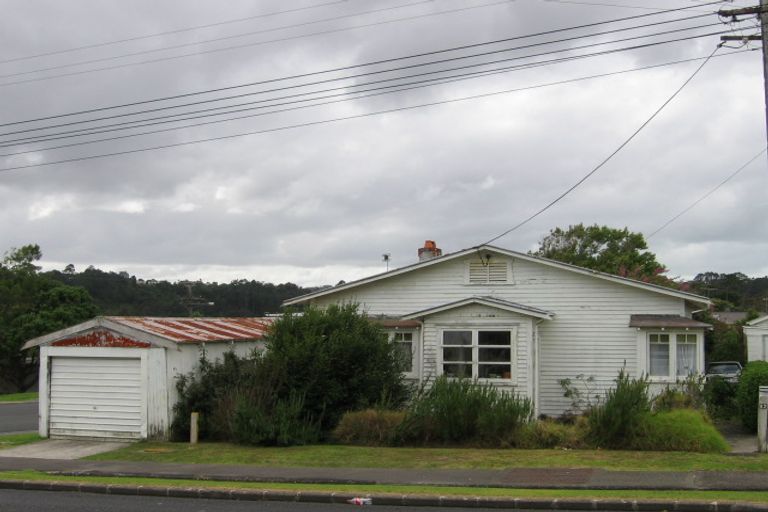 Photo of property in 82 Beach Haven Road, Beach Haven, Auckland, 0626
