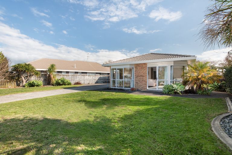 Photo of property in 18 Ocean Crest, Papamoa Beach, Papamoa, 3118