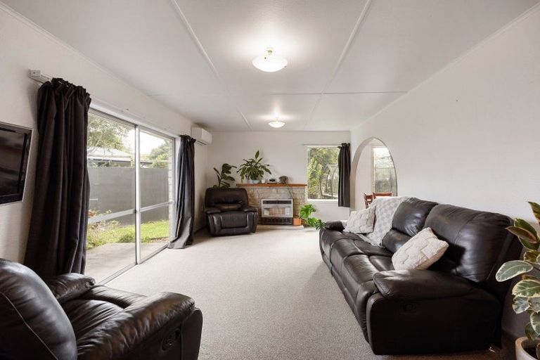 Photo of property in 23 Berkley Avenue, Hillcrest, Hamilton, 3216