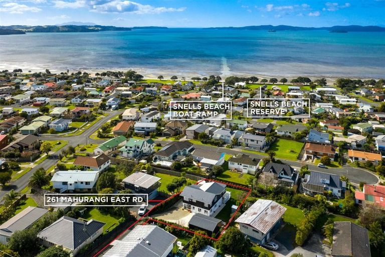 Photo of property in 261 Mahurangi East Road, Snells Beach, 0920